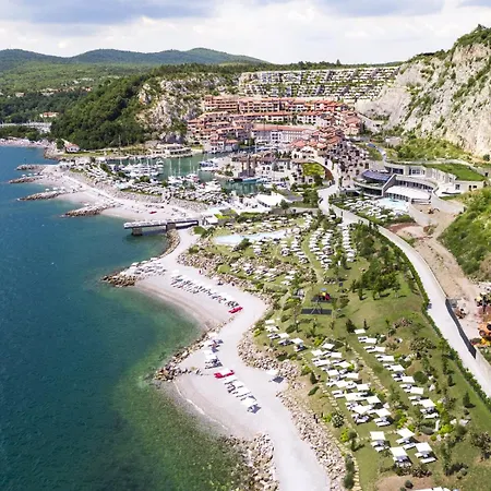 Portopiccolo Topazio Nel Borgo Apartment