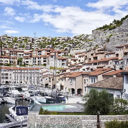 Portopiccolo Topazio Nel Borgo Apartment Sistiana